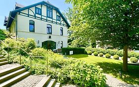 Suellberg Hotel - Die Kleine, Feine Remise In Blankenese